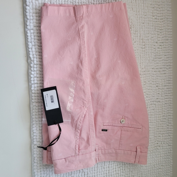 Shorts - Picture 3 of 4